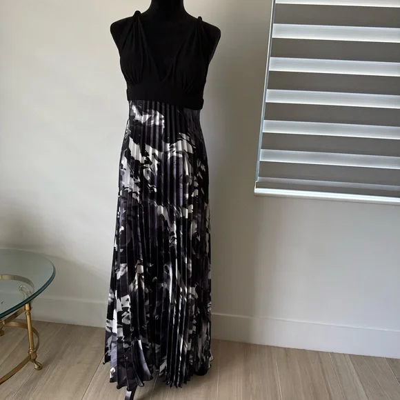 Betsy & Adam Black and White Maxi Formal Dress 12 - Picture 2 of 8